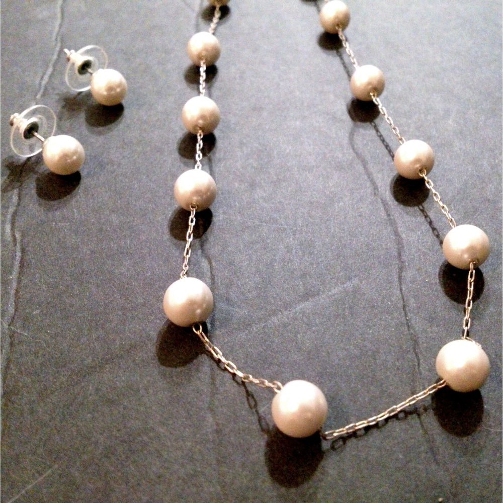 Vintage Faux Pearl Station Chain Necklace with Stud Earrings